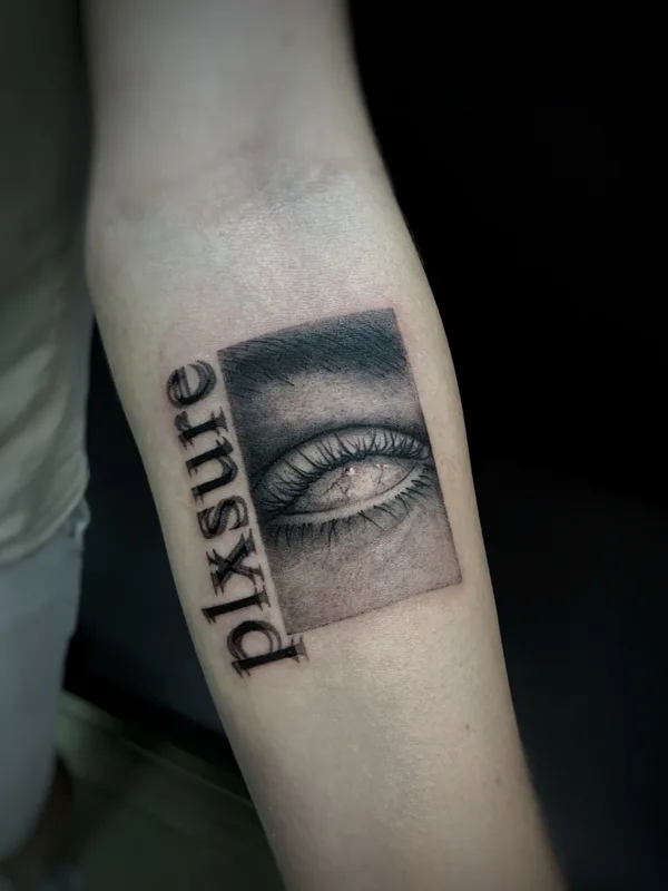 male blackandgrey microrealism Tatuaggio su forearm #86312 | Tatuatore Уля Aubhoov