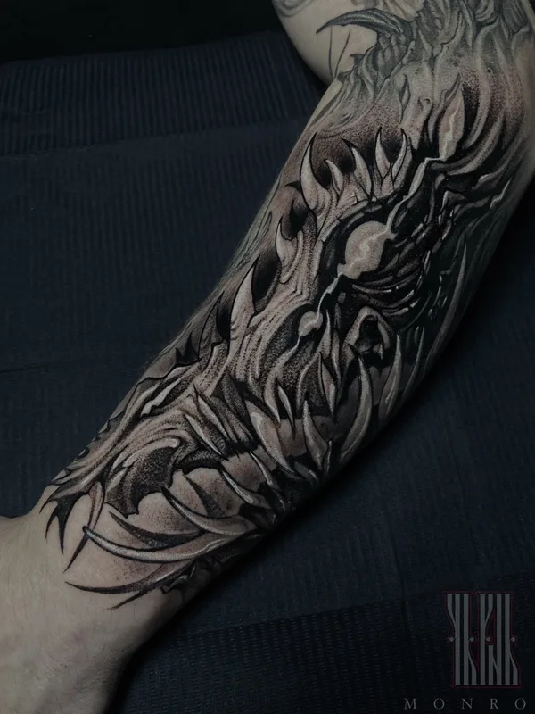 male blackandgrey freehand tatouage sur forearm #85787 | Artiste tatoueur Юлий Монро 