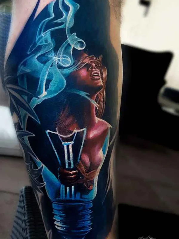 female color realism tatuaje en bicep #10790 | Tatuador Василий Суворов