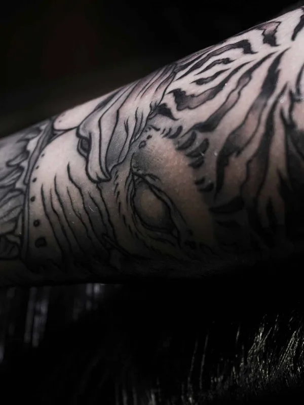 black and grey blackwork татуировка на forearm #19475 | Тату мастер Богдан 