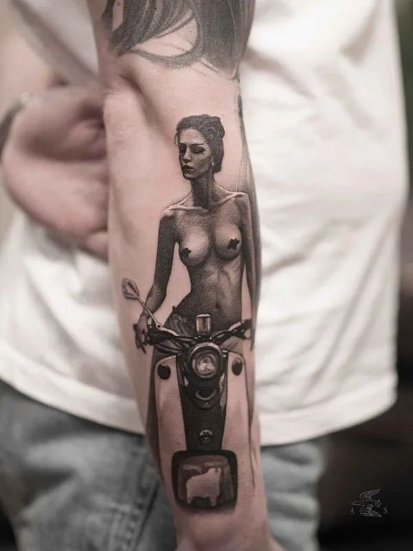 female black and grey realism 타투 부위 forearm #10106 | 타투이스트 Саша Сорса