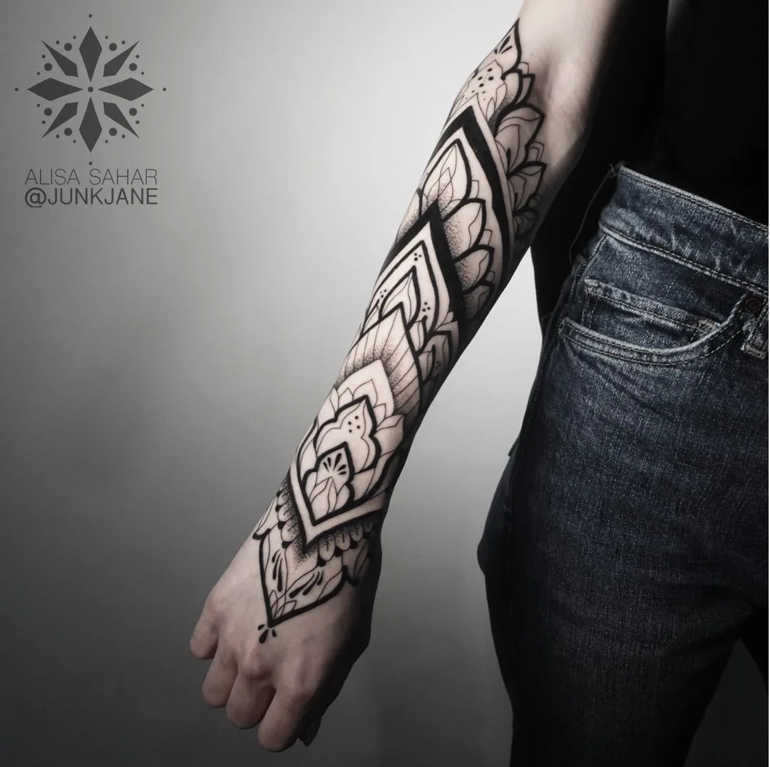 Artista del tatuaggio Alice Sugar, Ornamentale, Tatuaggio Ornamentale