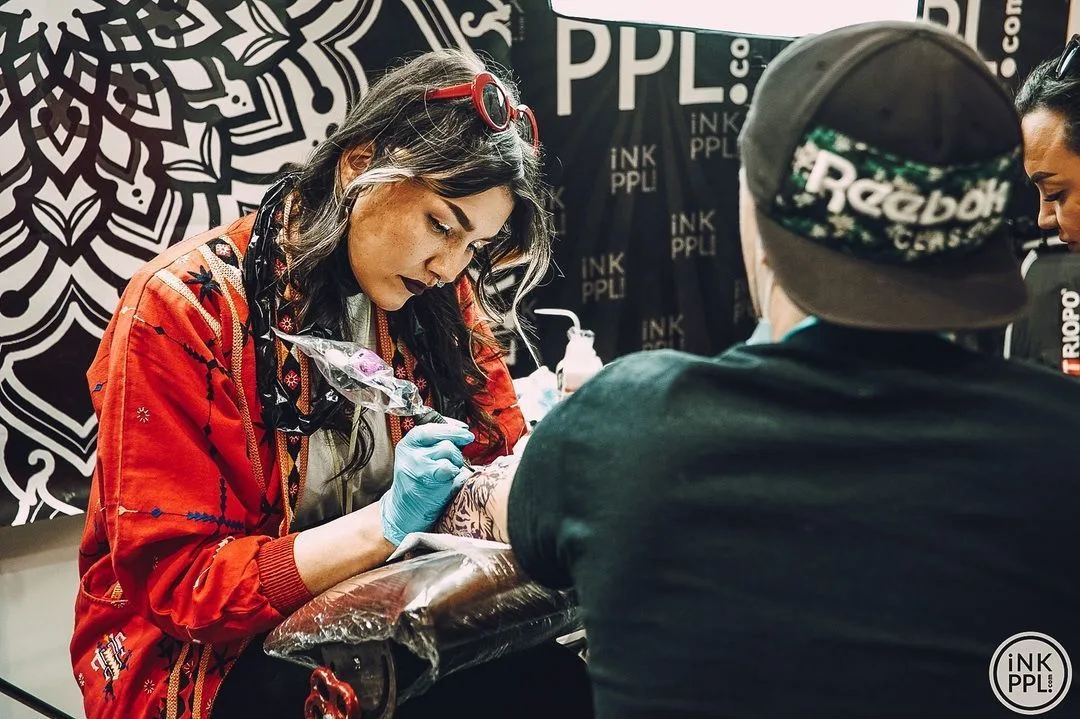 Artista del tatuaggio Alice Sugar, Ornamentale, Tatuaggio Ornamentale