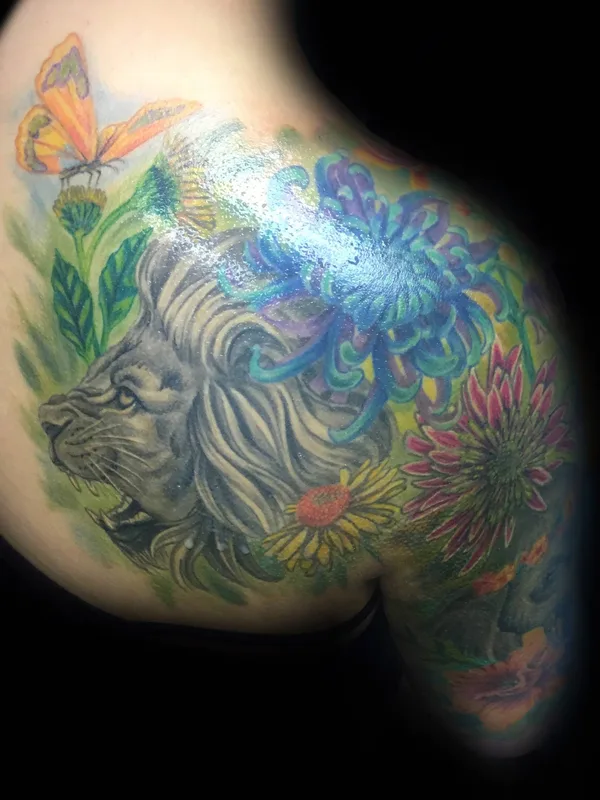 color realism 纹身 在 shoulder #23850 | 纹身师 Megan Wood