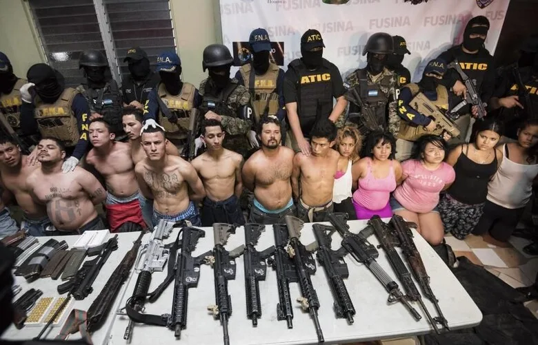 Shadows on the Walls: Gangs, Tattoos, and the Super-Prison at the Heart of El Salvador - image 1