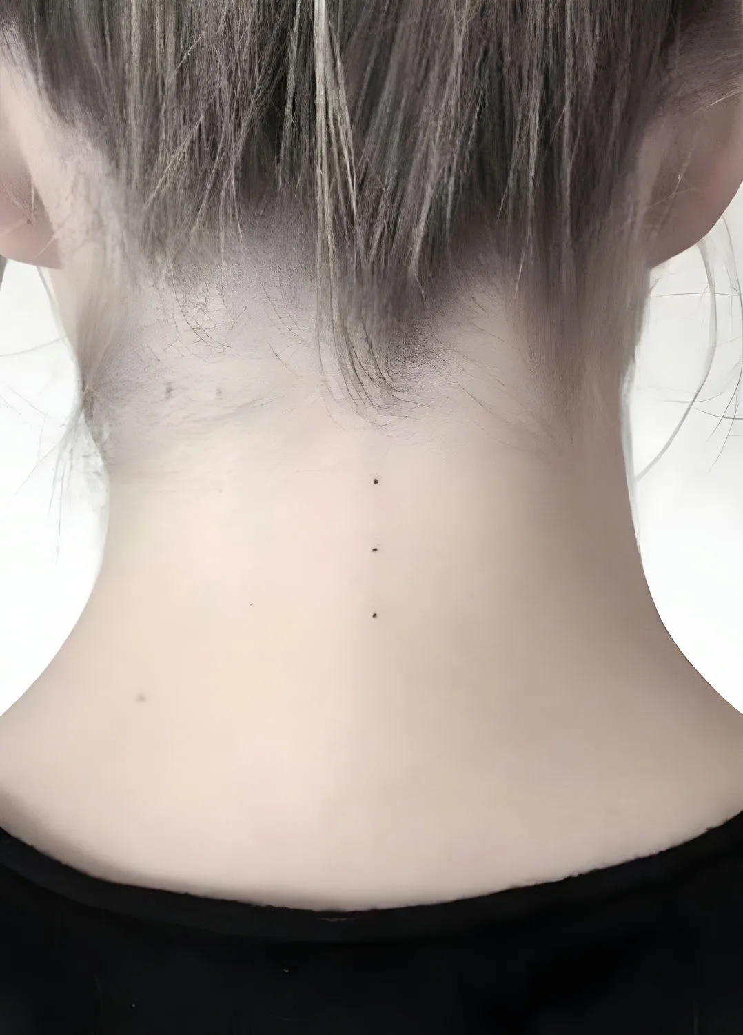 El significado del tatuaje de tres puntos en diferentes culturas: simbolismo, historia e interpretaciones modernas - image 3