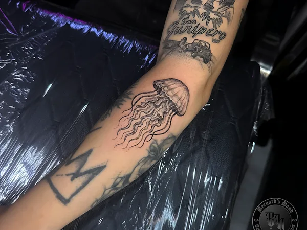 Bernard's Hand Studio - Tattoo, Piercing, Laser Removal, & Tarot Reading