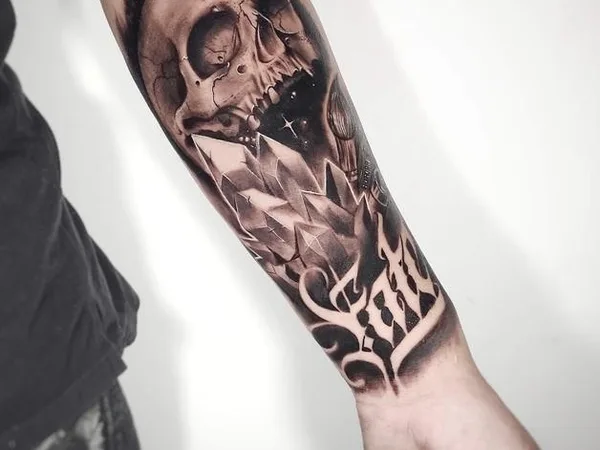 Black and white tattoo y piercing Bogotá
