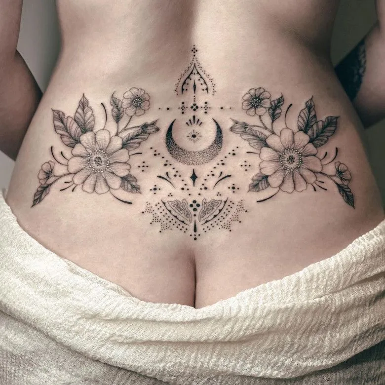 Ornamental tattoo, ornament tattoo, fineline tattoo, minimalism tattoo, Paris tattoo artist, tattoo for girls, women tattoos
