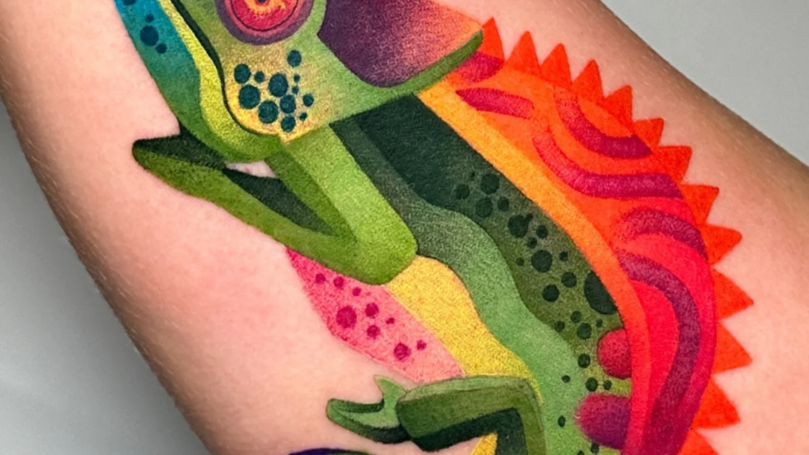 Artista del tatuaje Cecilia Paramo