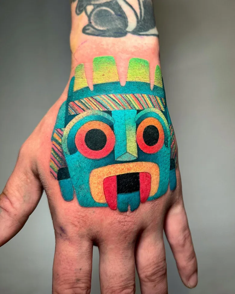 Artista del tatuaje Cecilia Paramo