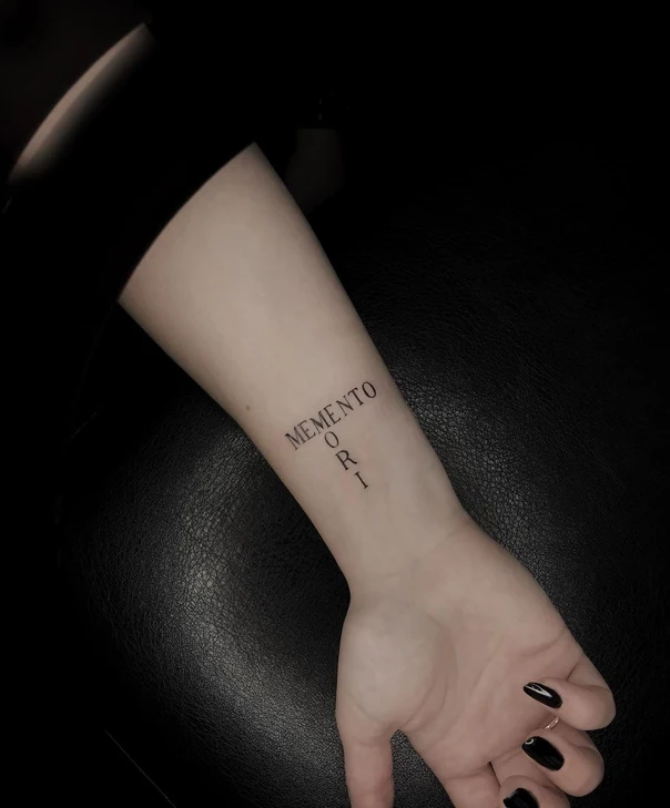 Файнлайн Text tattoo на Запястье