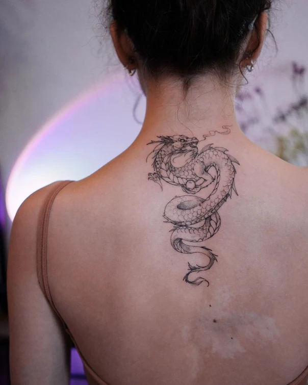 Лайнворк Dragon tattoo на Back of neck