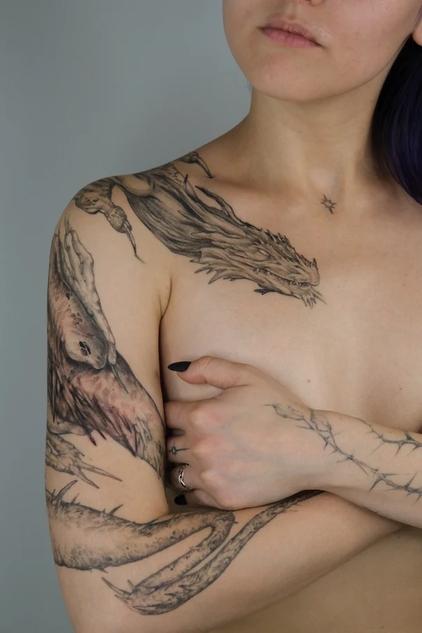 Скетч / Набросочная Dragon, Floral tattoo на Грудь