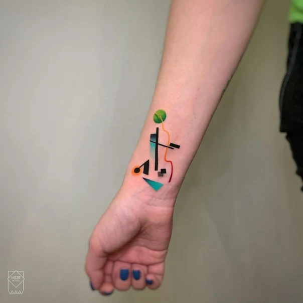 Абстрактная Geometric shapes tattoo на Запястье