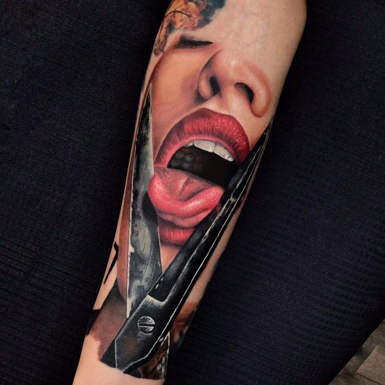 Реалистичная татуировка из Самары от Оли Лисы