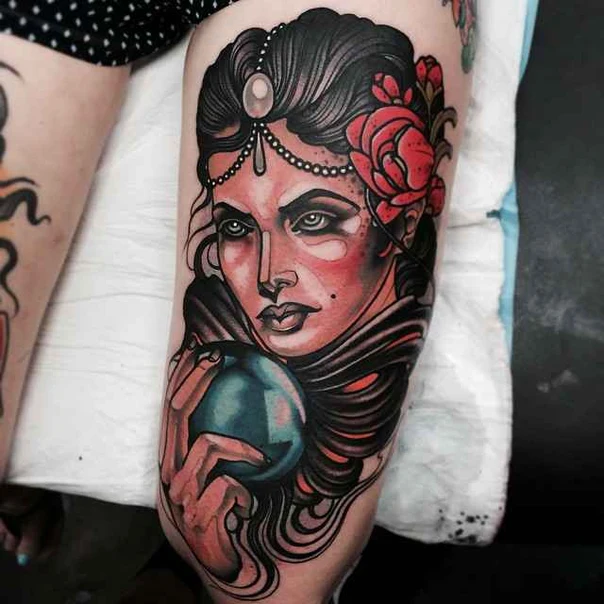 Neo Traditional Woman, Rose tattoo on Thigh