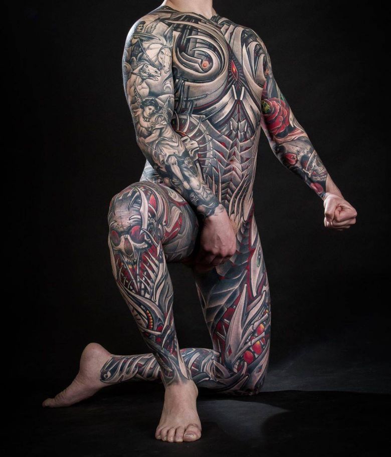 Тату мастер Javier Obregon, черно-серая биомеханическая татуировка, биомех | Барселона, Испания
