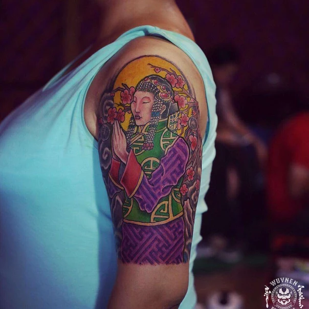 Japanese Woman, Flowers tattoo on Upper Arm