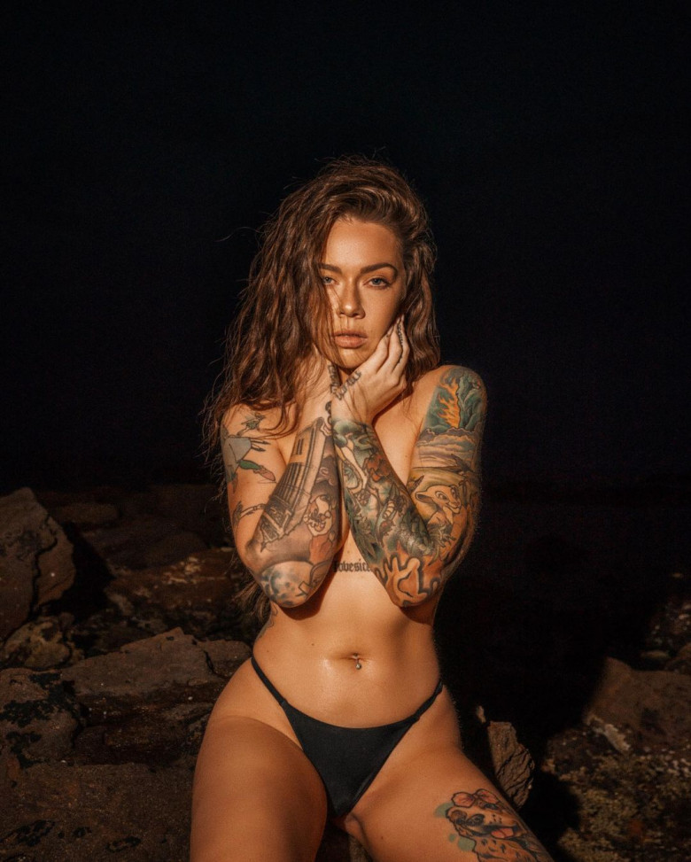 Томная австралийская красотка в татуировках Emily Rackham