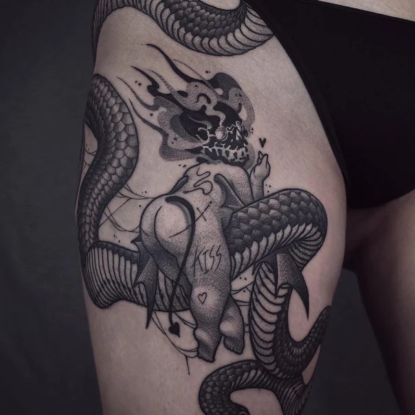 Blackwork Snake, Skull tattoo on Thigh