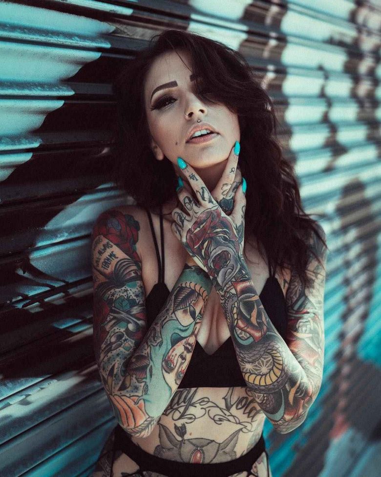 Тату модель Angela Mazzanti, альтернативная фото модель, татуированная девушка | США