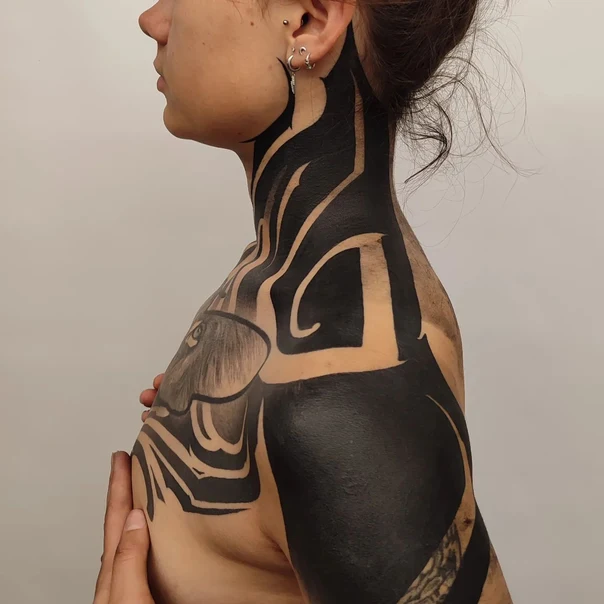 Blackwork Geometric, Abstract tattoo on Neck