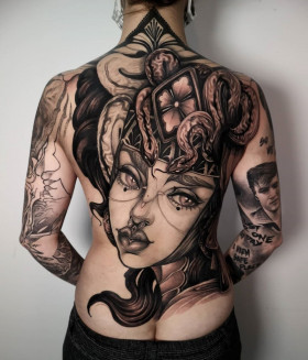 Поток неотрадиционного искусства в татуировках Isabella Chiara Filouino