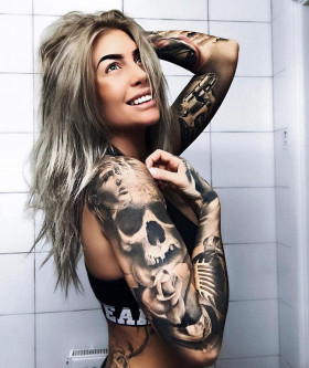 12 горячих фото Шведской красавицы с татуировками Jessica Rosen