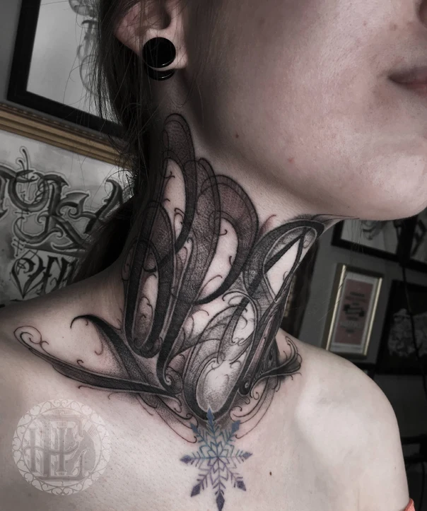 Блэкворк Lettering, Snowflake tattoo на Шея