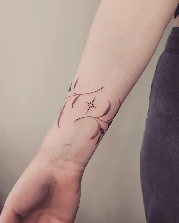 Fineline Star, Floral tattoo on Wrist