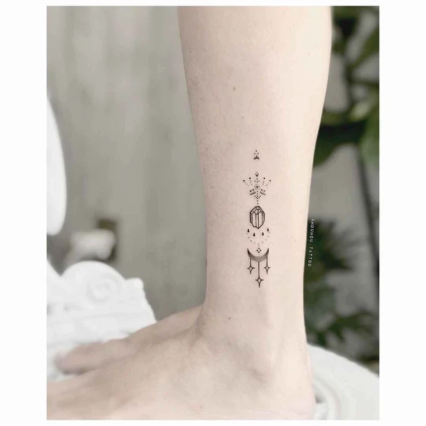 Fineline Stars, Moon tattoo on Ankle