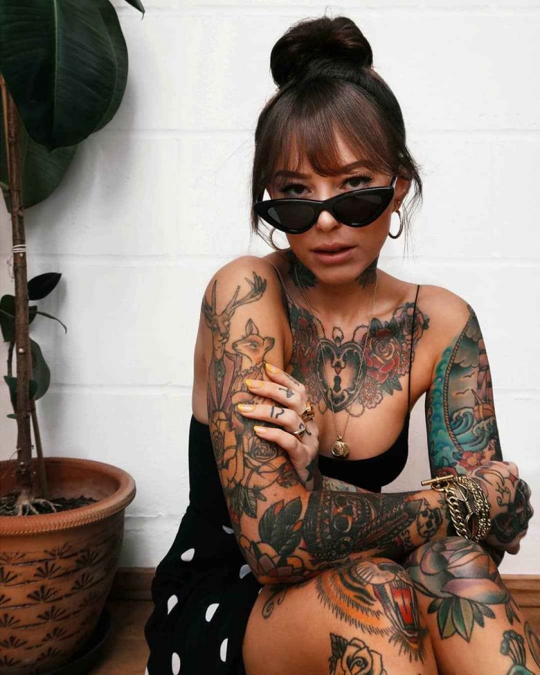 Татуированная модель и блоггер в мире моды Sammi Jefcoate, татуированная девушка | Великобритания, Италия