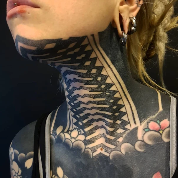Blackwork Geometric, Clouds tattoo on Neck