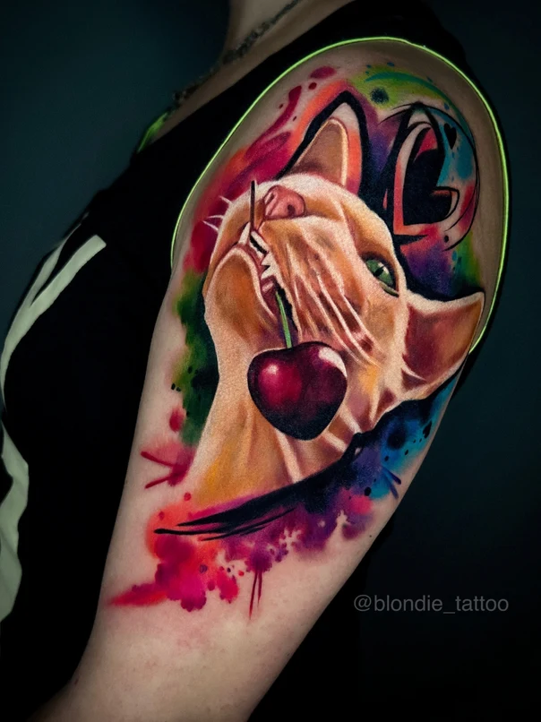 Акварель Cat, Cherry tattoo на Плечо