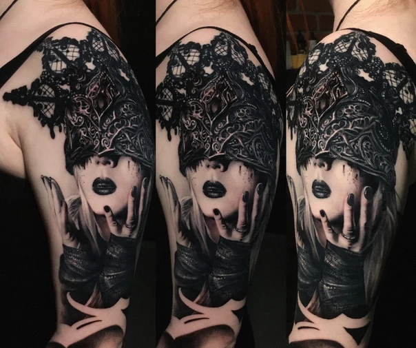Чёрно-серая Portrait, Mask tattoo на Полный рукав