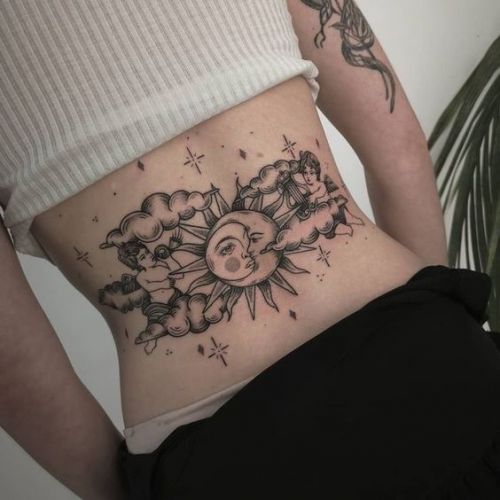 Фото по запросу Девушка татуировкой спине