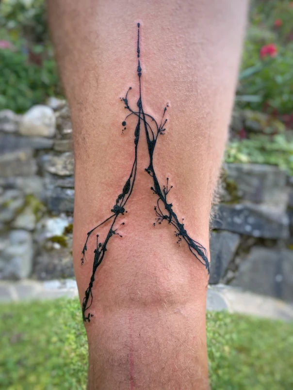 Abstract Abstract tattoo on Thigh