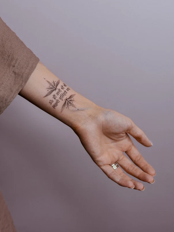 Fineline Botanic, Calligraphy tattoo on Wrist