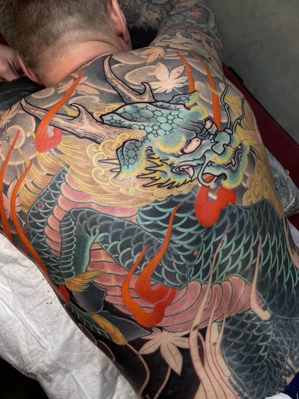 Японская Dragon, Floral tattoo на Спина (полная)
