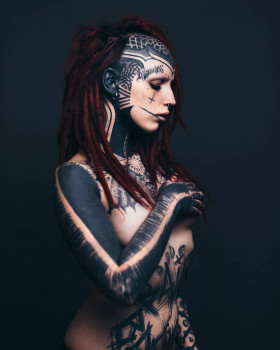 Татуировка в восхитительных фотографиях Laurent Ponce