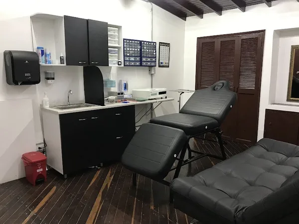 CUATRO NAIPES TATTOO & PIERCING