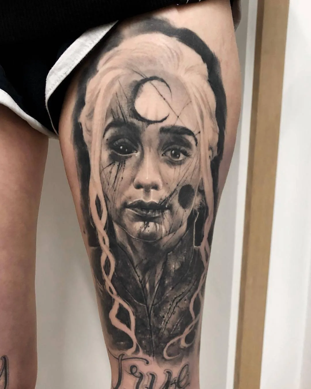 Tattoo artist Eva Krbdk