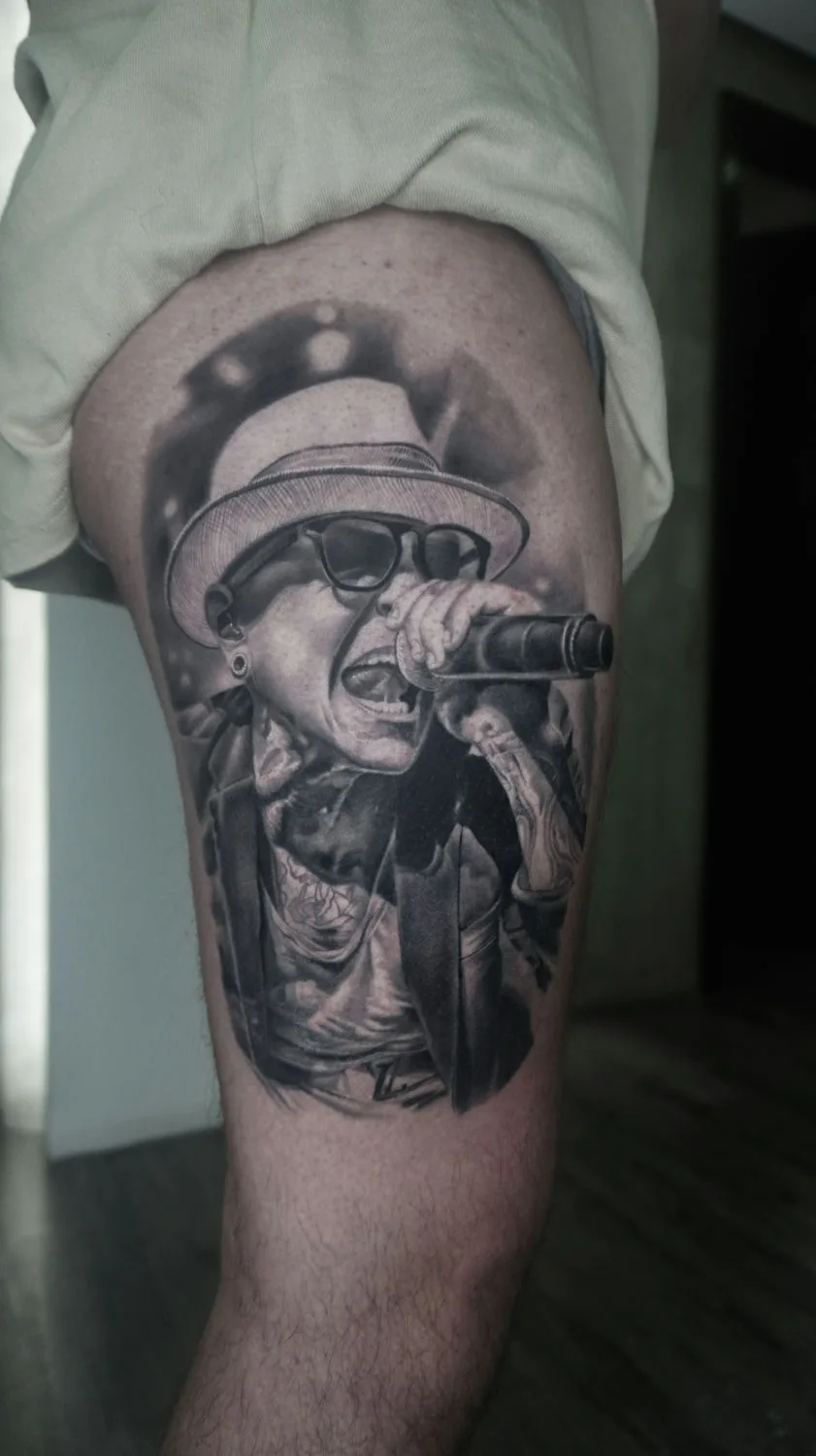 Tattoo artist Daniel Lago