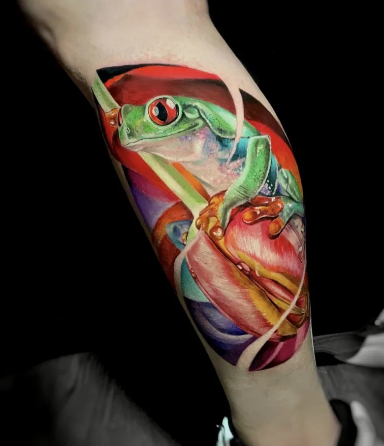 Tattoo artist Daniela Duque