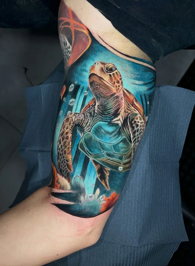 Tattoo artist Daniela Duque