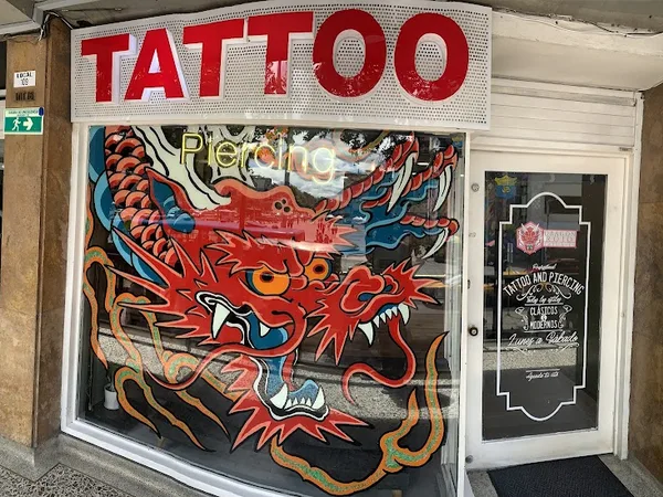 Dragón Rojo Tattoo Shop