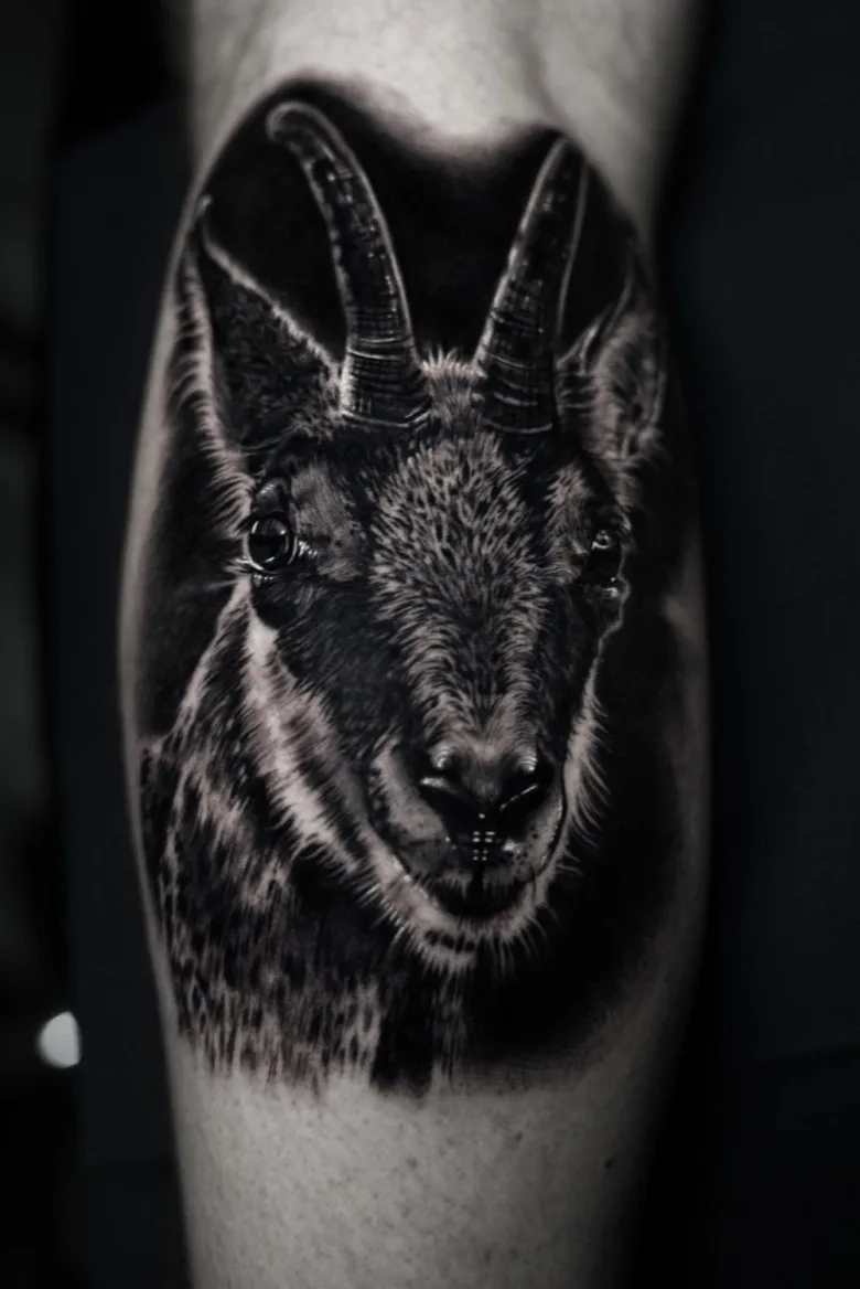 Tattoo artist Elena Lamberti (@elelamb_tattoo)