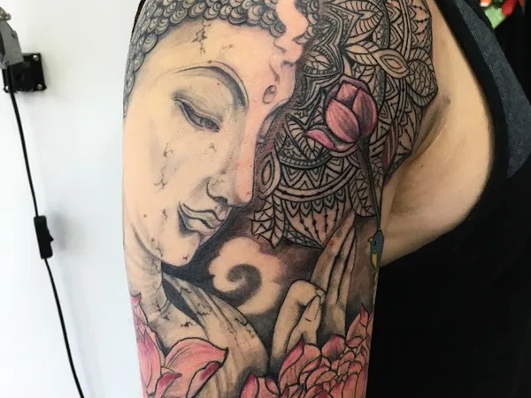 Estela Tattoo rocks