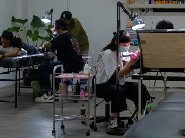 Hitomi Tattoo Studio